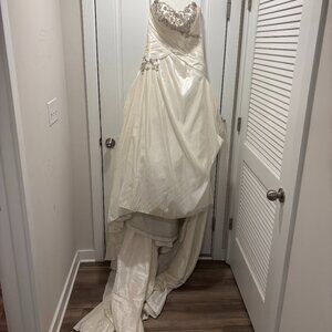 Veromia Cream Trumpet Wedding Gown with Crystals, Sweetheart neck and full Train